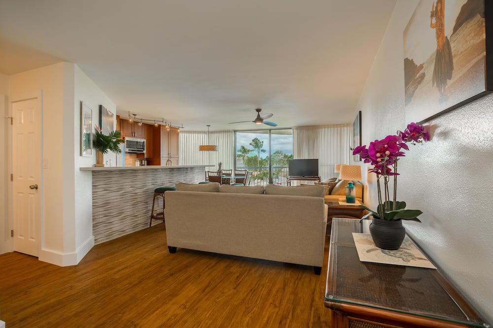 Kihei Condo | Luxury top floor condo Maui Sunset A517