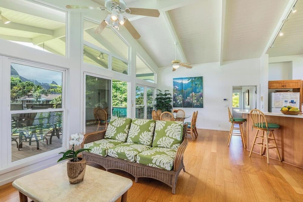 Wainiha House | Haena Sunrise, Great Mountain & Waterfall Views, 2-Minute Walk to Beach