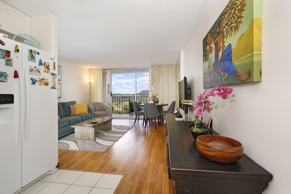Waikiki Condo | Great for Families! Partial Ocean/Canal/Diamond Head Views! Pool, Wi-Fi, Prkg