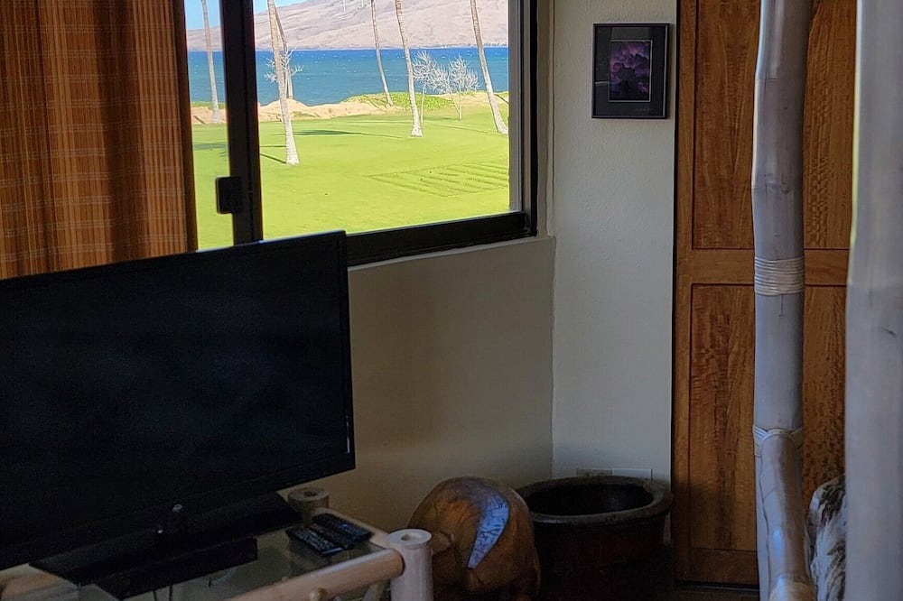 Kihei Condo | Maui Sunset B223 3 BR, 3 BA Ocean Front Condo w/Spectacular Sunsets!