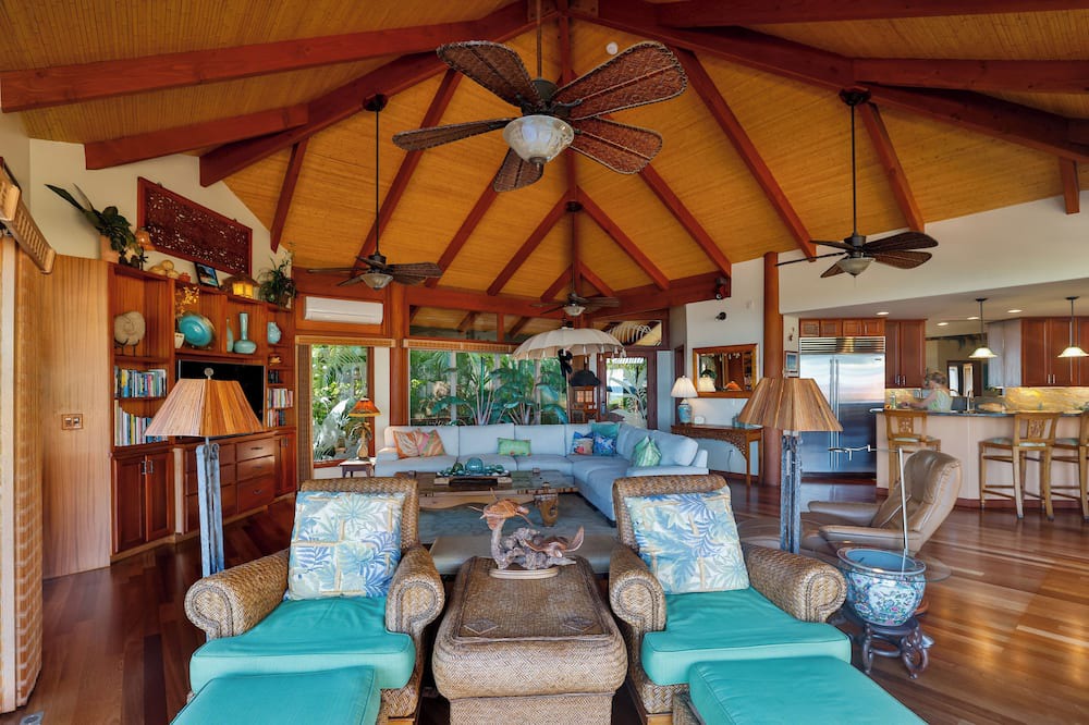 Puako Villa | Beach Front w/heated salt water pool and hot tub