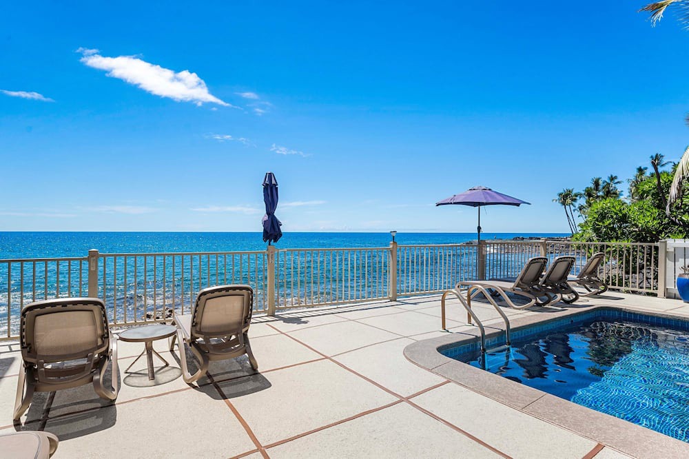 Kailua-Kona Condo | 🏖️Kona Condo for 2 w/King Bed + AC | Kona Riviera 106