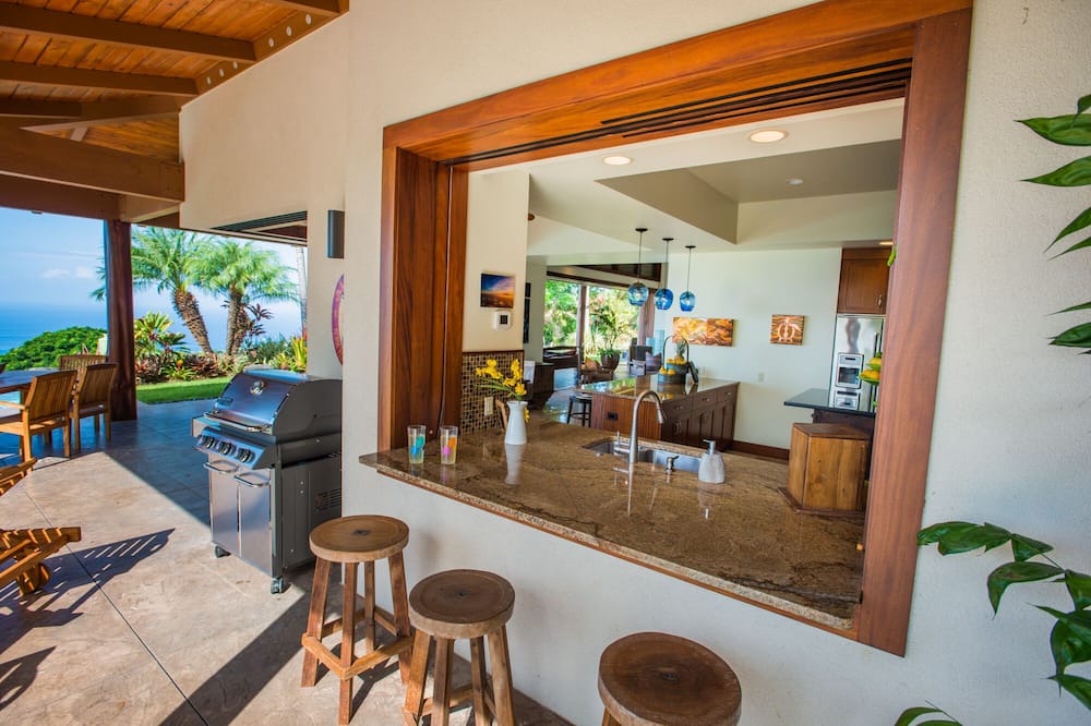 Kailua-Kona House | 🏖️Infinity Pool Kona Home | Panoramic Ocean Views