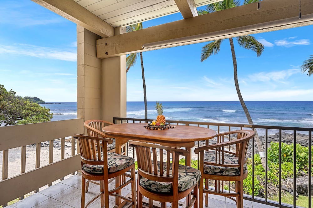 Kailua-Kona Condo | 🏖️Oceanfront Kona Condo on Aliʻi Drive | Split A/C | Sleeps 6