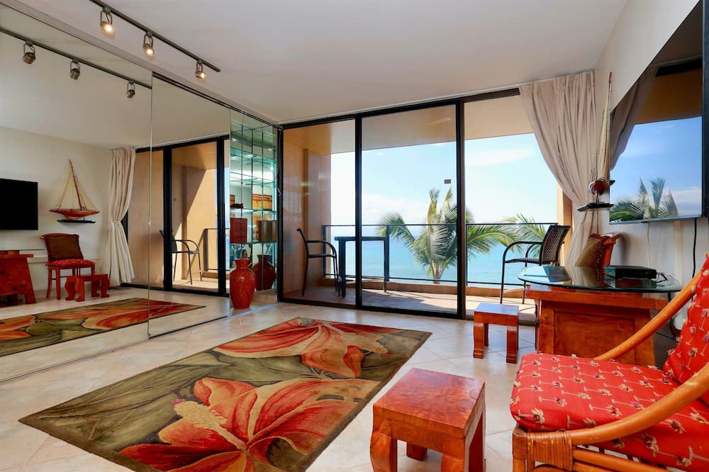 Honokowai Apartment | Direct Oceanfront View at Mahana Studio, King Bed - Kaanapali Next to Boardwalk
