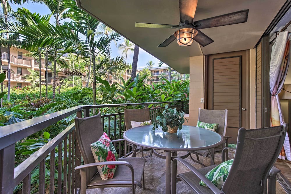 Kailua-Kona Condo | Kailua-Kona Condo w/2 Private Lanais!
