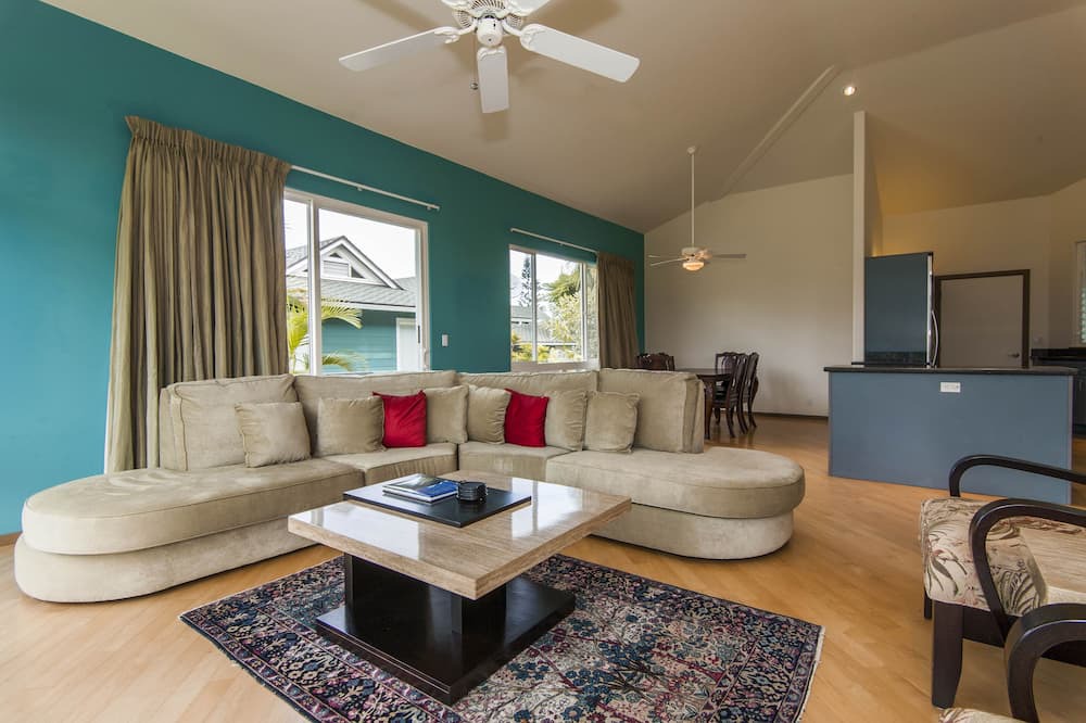 Princeville House | Modern AC Home w/Golf Course & Mountain Views!