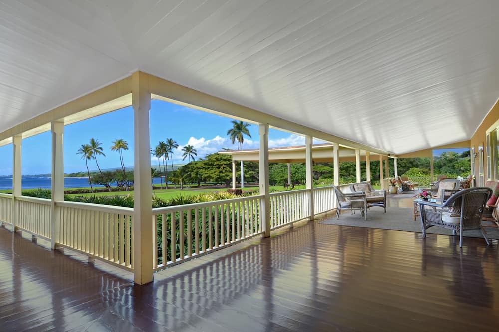 Kekaha House | This magnificent, island-style estate truly exceeds all expectations.