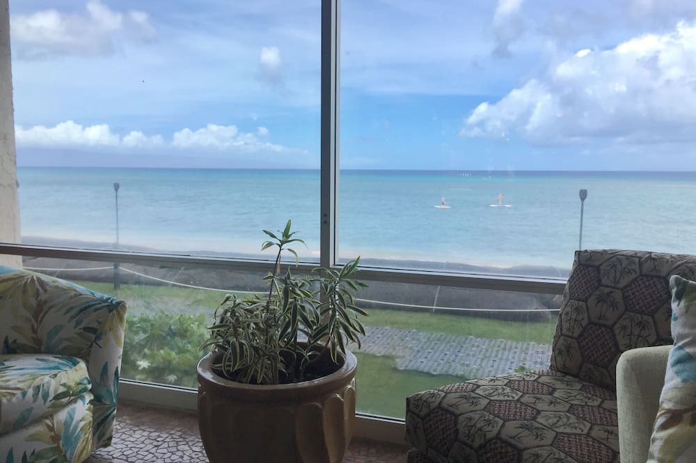 Kahana Condo | Clean, Ocean Front, Large 1 Bd, 1st Floor, Royal Kahana