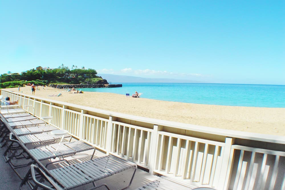 Kaanapali Condo | Top Floor Studio Ocean View, Golf Cart, Beach Cabana, Jacuzzi, Pool