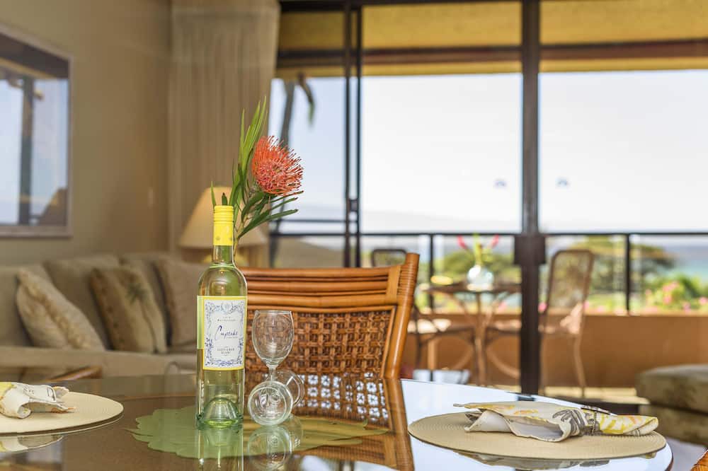 Kahana Condo | OCEAN VIEW 1 Bedroom condo - Steps to the beach! Kahana Villa F406
