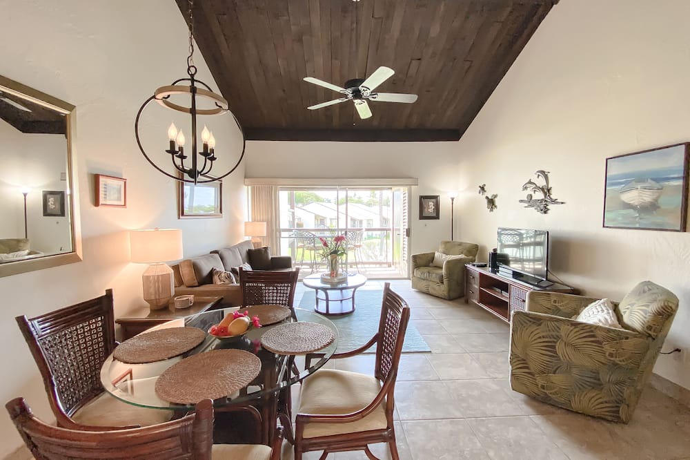 Kihei Condo | Hale Kamaole 340 Third floor condo, easy access to best beach on Maui!