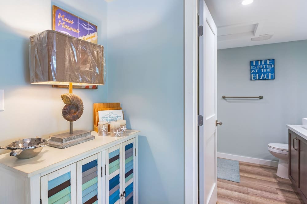 Kaanapali Condo | Spacious Corner Location with Wrap Around Lanai -BEST VALUE!