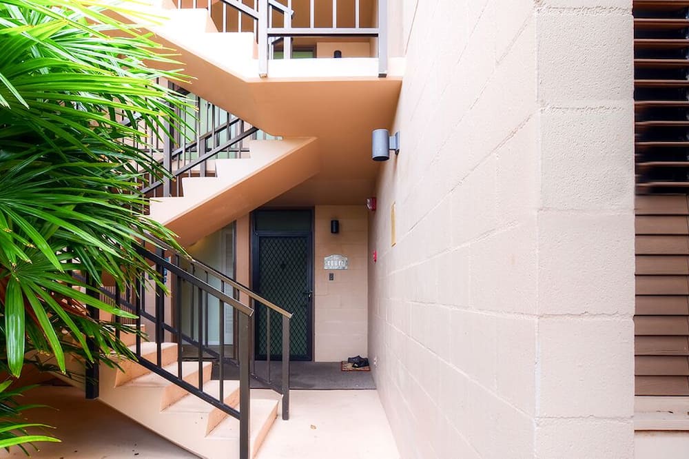 Kailua-Kona Condo | Oceanview Kailua-Kona Condo with Private Balcony!