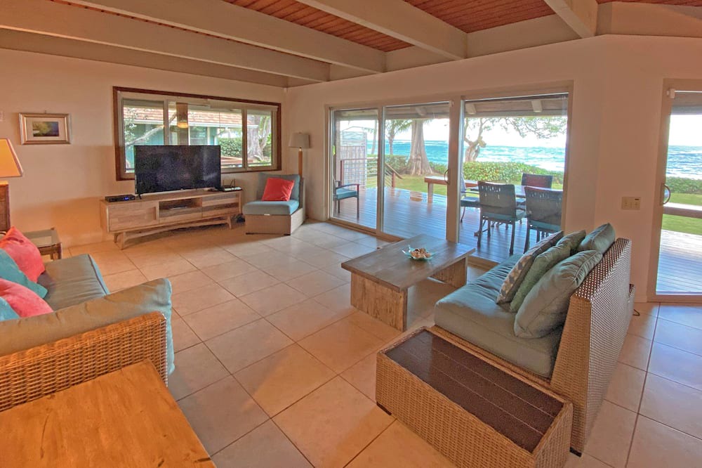Kawela Bay House | Kawela Kai 501:Updated NorthShore Beach Front-Relax & Unwind