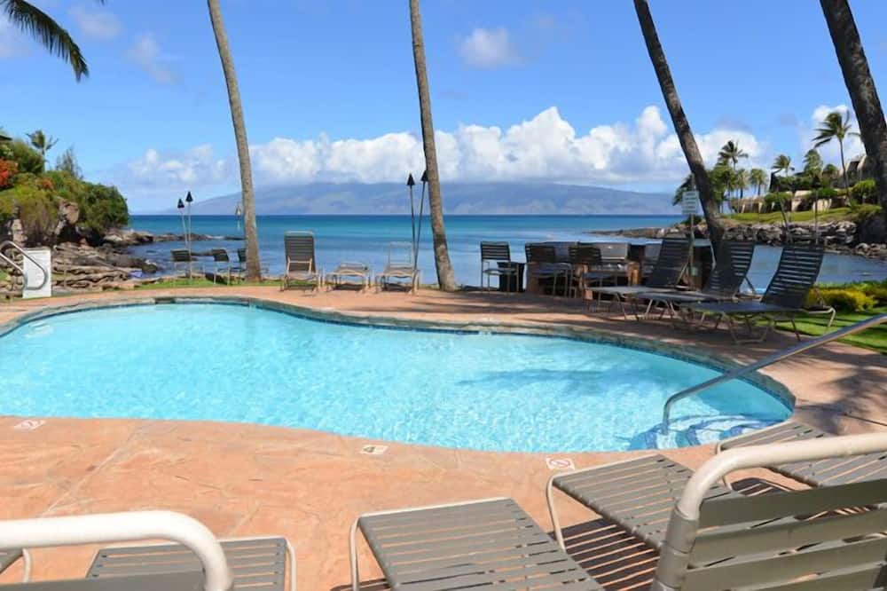 Napili Condo | Old Hawaiian Feel with Oceanfront View
