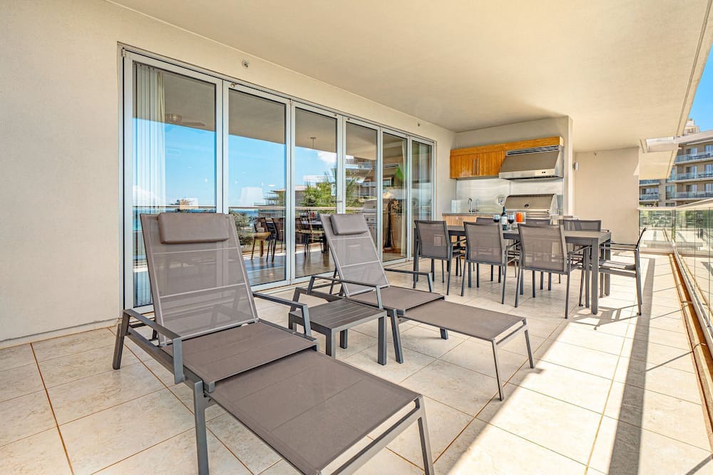 Honokowai Condo | Maui Resort Rentals: Honua Kai Konea 401 – Crown Jewel Oceanfront 2BR, Sweeping Ocean Views w/B.B.Q on Balcony