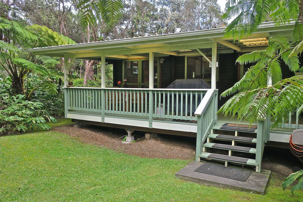 Volcano Cabin | SEEN ON HGTV -2024-YOUR YEAR to EXPLORE- Hale Sweet Hale- HOT TUB -Romantic