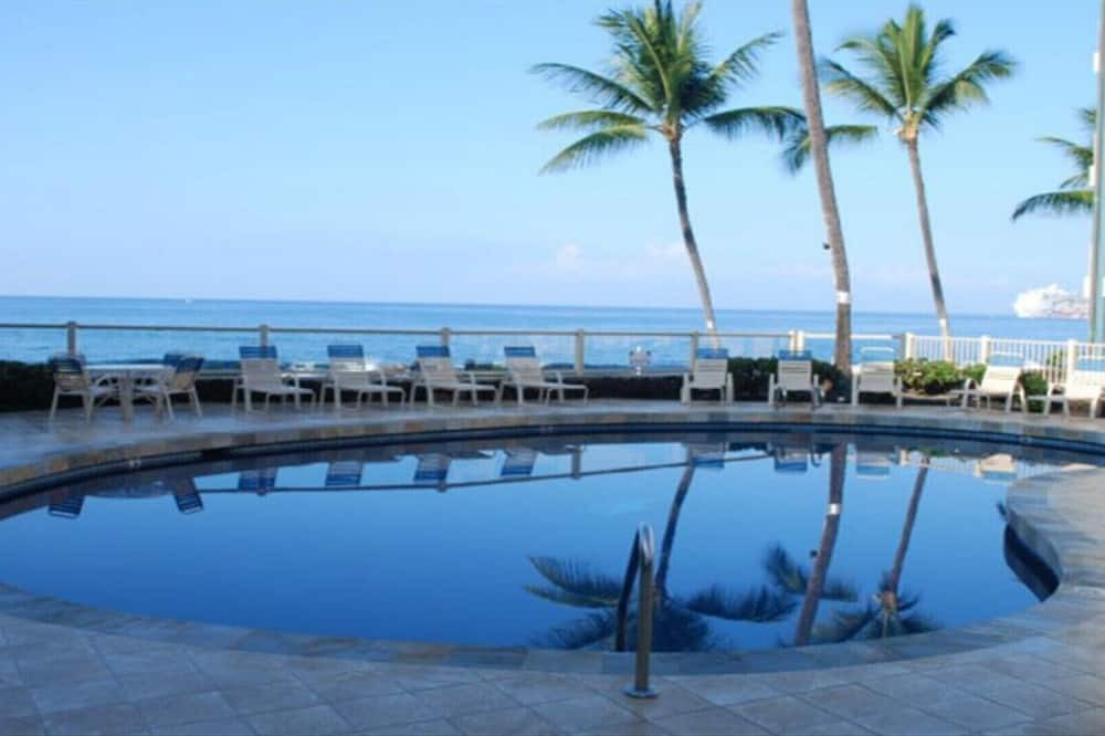 Kailua-Kona Condo | Oceanfront Condo, 5G Wi-Fi, King Bed, Hot Tub/Pool, Free Parking