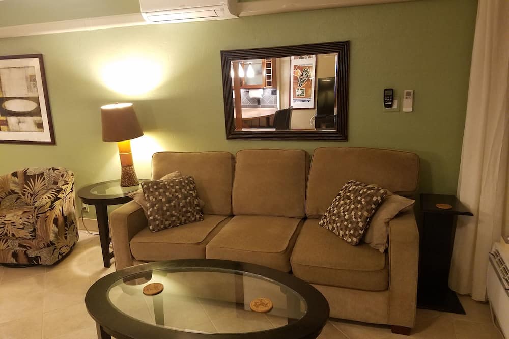Kihei Condo | Bingo! KKN's TROPHY Unit! Deluxe Renovation, Central Split A/C & Ground Floor.