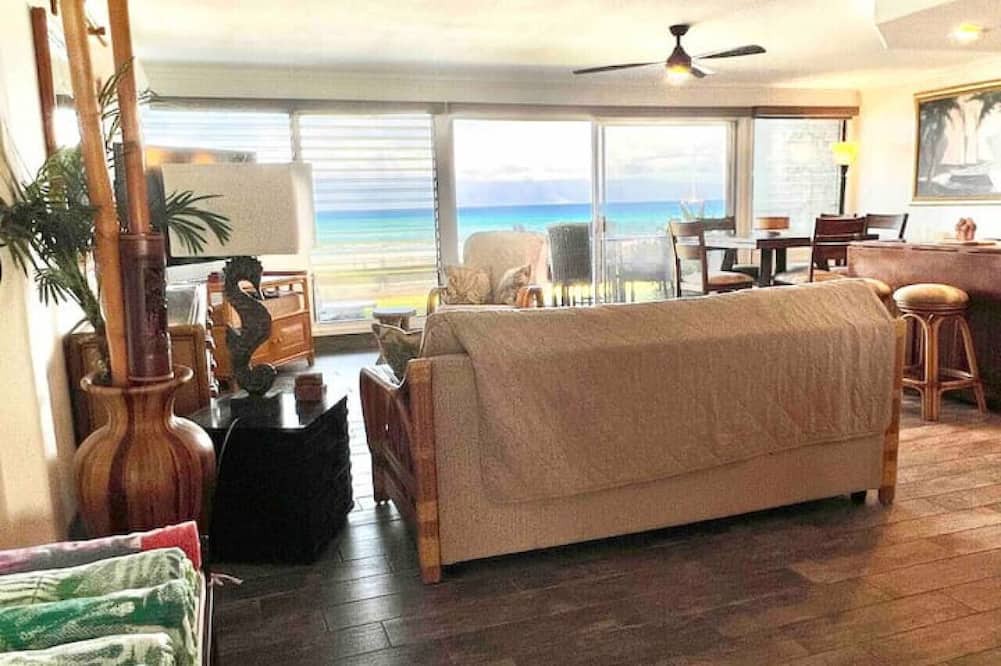 Honokowai Condo | A jewel on Oceanfront & Breath Taking Views.