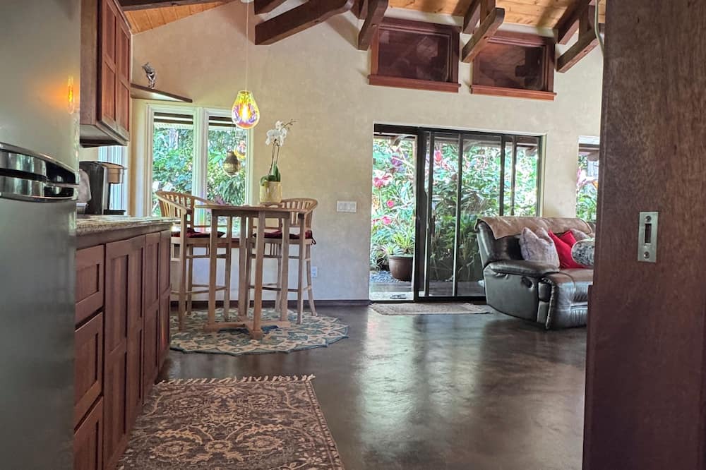 Kailua-Kona Cottage | Private Cottage In The Rain Forest TA065882726401