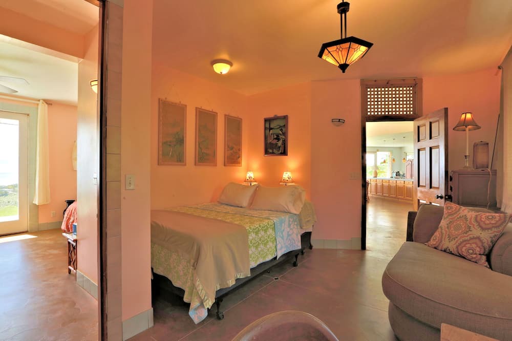 Papaikou House | Puumoi Pink House, 3 bedroom home with sunrise and ocean view.10 minutes to Hilo
