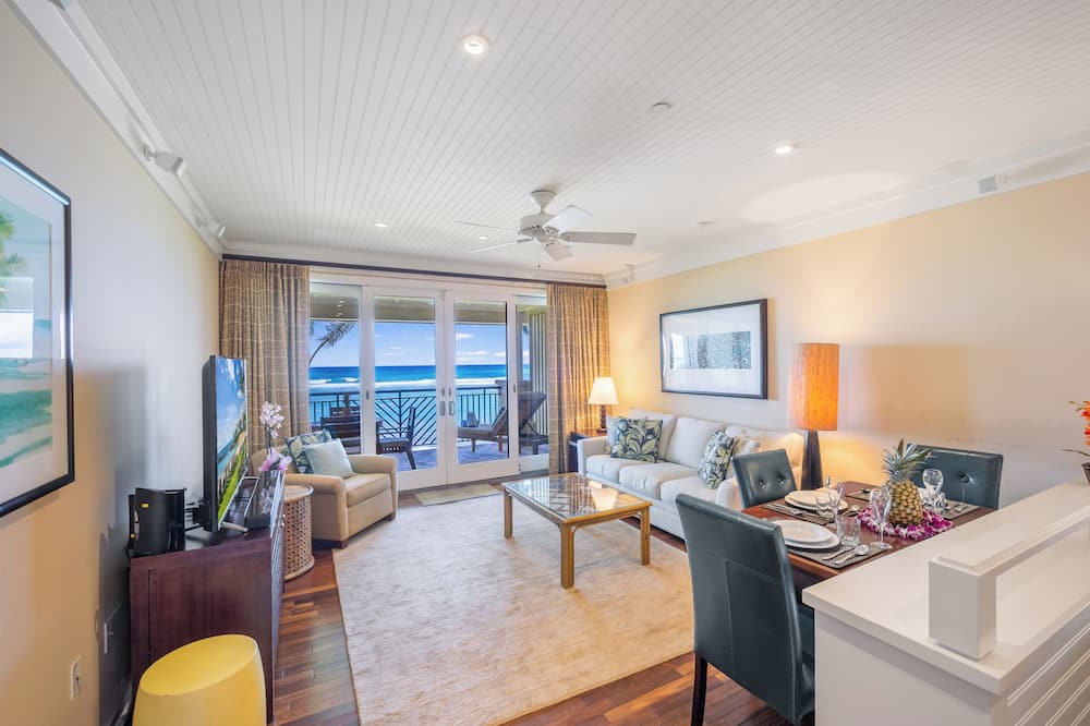 Kahuku Apartment | SUMMER REDUCED! Villa 317, KING bed, Penthouse Lvl Ocean View Turtle Bay