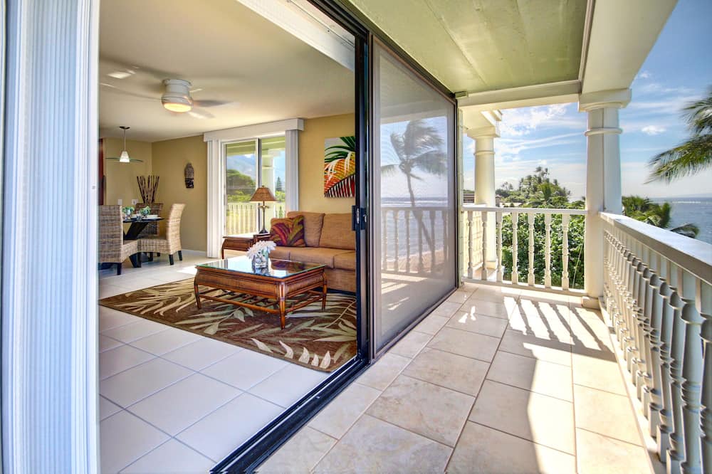 Historic Lahaina Front Street Condo | Bright Corner Oceanfront Unit with Stunning Sunsets