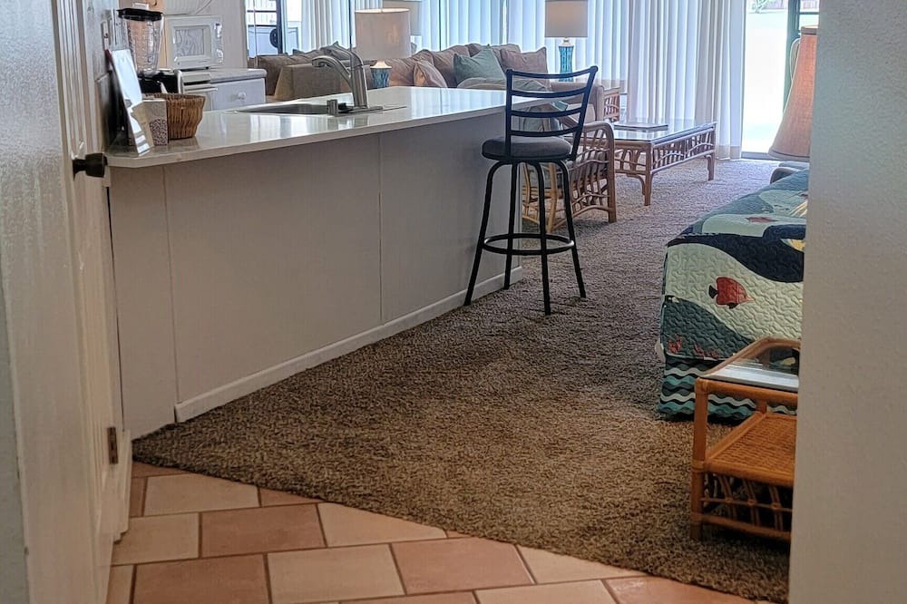 Kihei Condo | Maui Sunset A105 ~ 1 BR, 2 BA Ground Floor Condo!