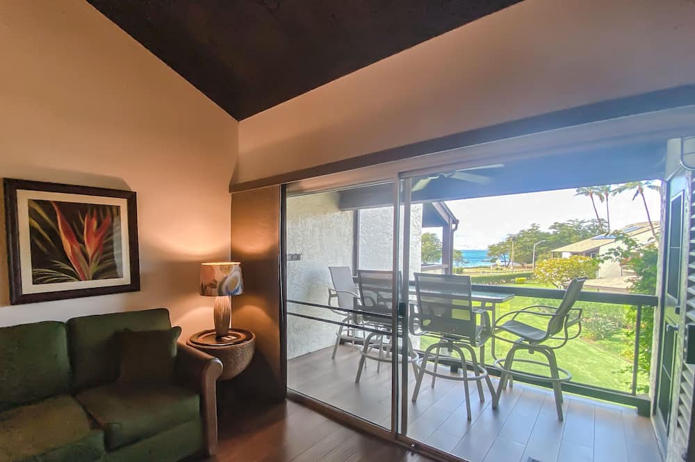 Kihei Condo | Hale Kamaole 273 Second floor condo, easy access to best beach on Maui!