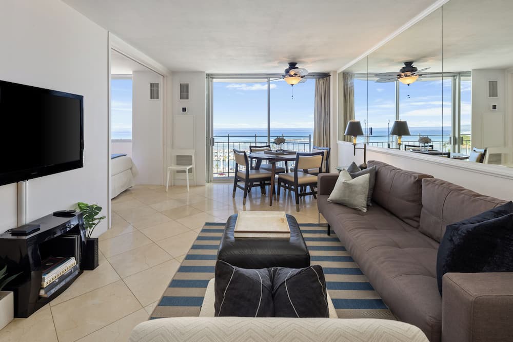 Waikiki Condo | Breathtaking Ocean and Yacht Harbor Views! #1482