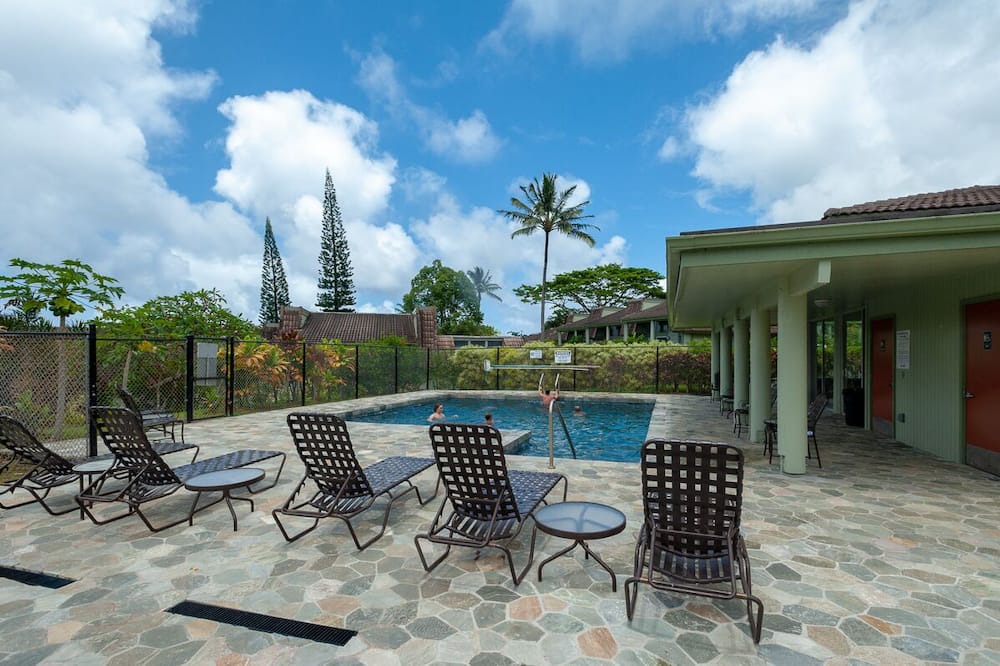 Princeville Condo | Spacious Home Great for Large Groups - Walk to Beaches/Groceries/Shopping