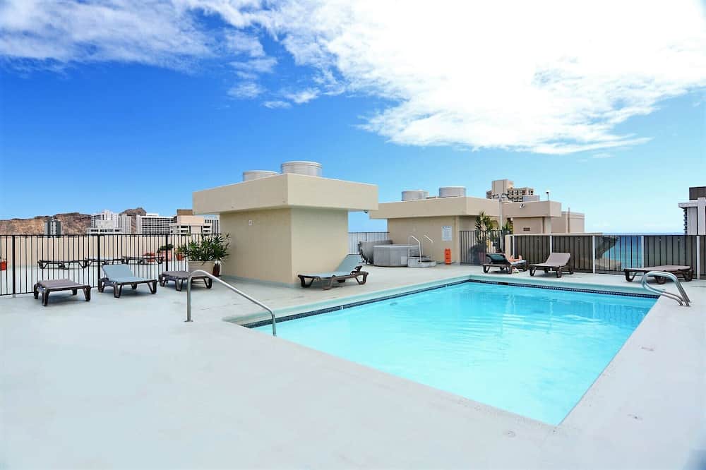Waikiki Condo | High Floor with Ocean View! Bedroom A/C, W/D, Wi-Fi, Pool, FREE Parking!