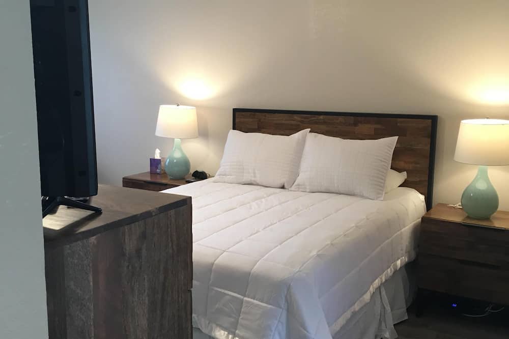 Princeville Apartment | Adorable Studio, sleeps 3 - Totally renovated in 2018