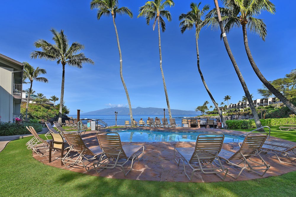 Napili Condo | Romantic! Oceanfront Air Conditioned Condo #114