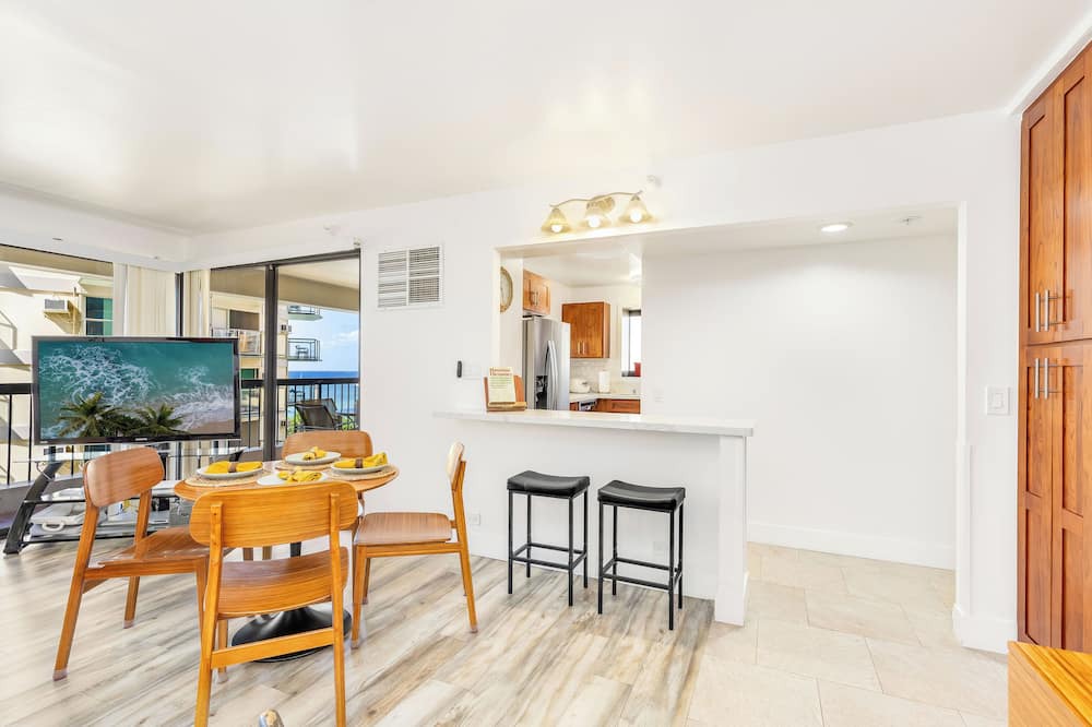 Waikiki Condo | Ocean View Paradise Escape at Waikiki Beach Tower Near Shops & Restaurants