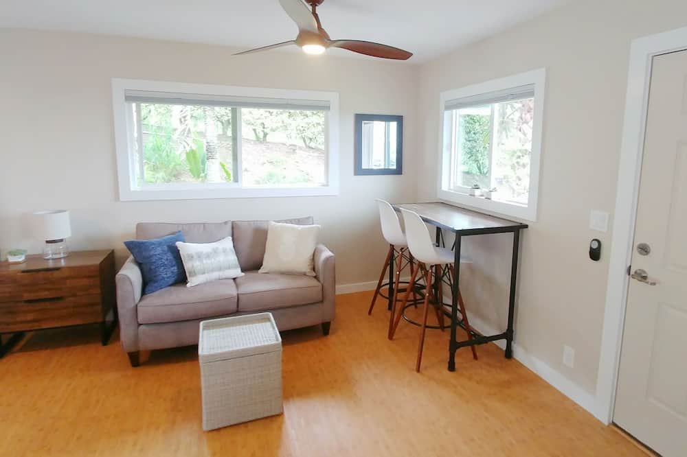 Kalaoa Apartment | Elegant & Peaceful, Minutes Away From The Beach & Airport!