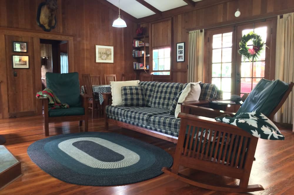 Volcano Cottage | Historic Sugar Era Home Close to National Park – A Local Staycation Favorite!
