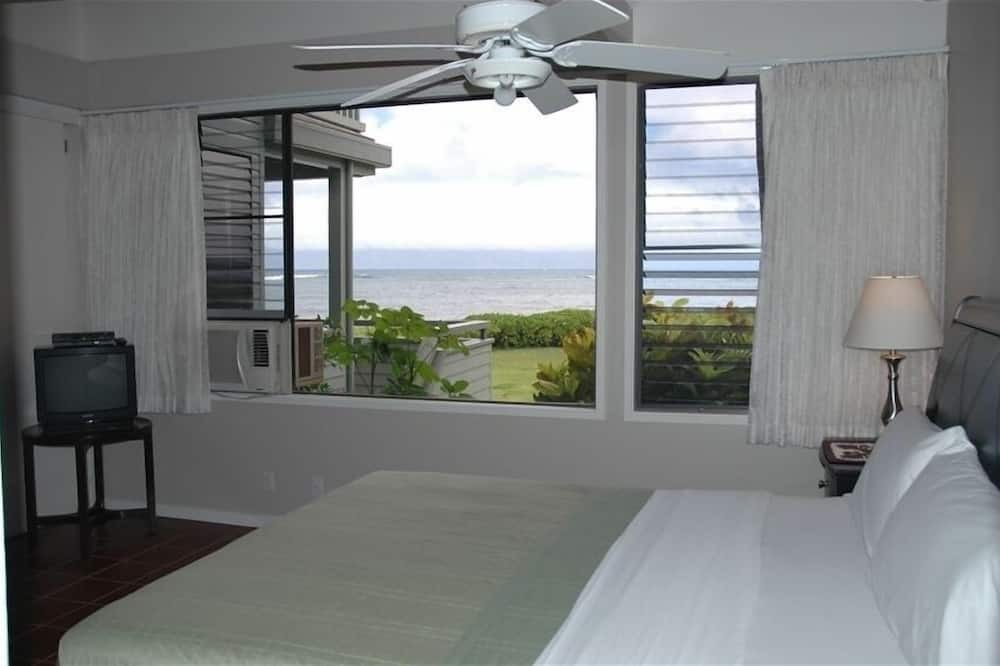 Kahana Condo | Location, Location, Location. You can't get closer to the ocean for this price