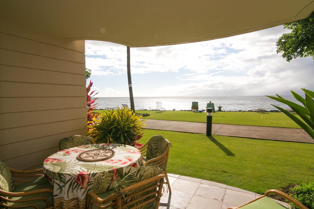 Kahana Condo | Affordable oceanfront condo, amazing views, sunsets, beaches, pool in West Maui