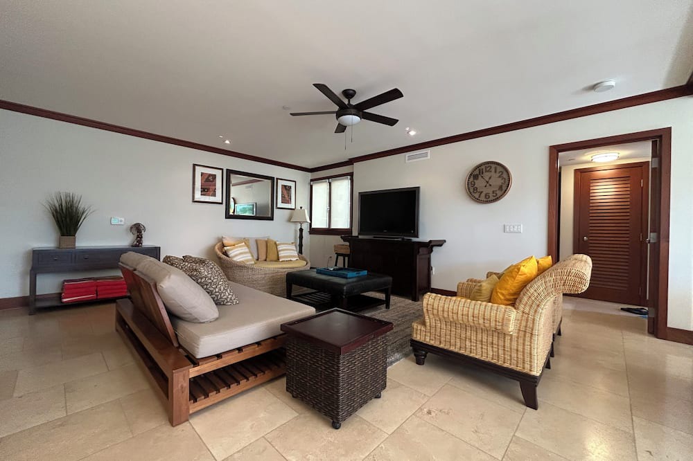 Ko Olina Condo | Ko Olina Luxury beachfront condo next to Disney Aulani and Marriott's Beach Club