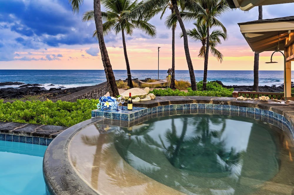 Kailua-Kona House | 🏖️Gorgeous Ocean Front Estate | Gated Community | Walk to Town