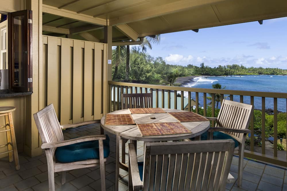 Hana Condo | Oceanview #201 at Hana Kai Maui - 1 Bedroom Upper Floor Corner, Panoramic View!