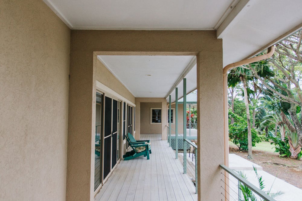 Hamakuapoko House | Legal 3 Bedroom home on a small Haiku farm. Close to beaches and Paia