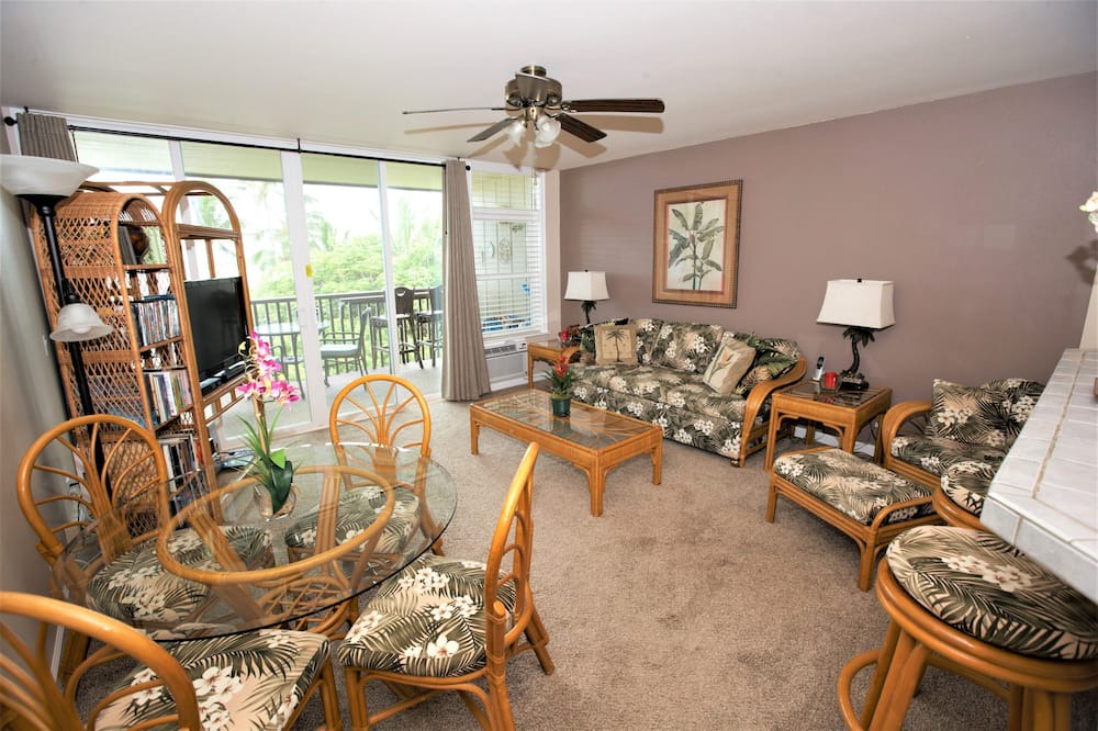Wailua Condo | Beautiful Spacious Oceanfront Condo on Wailua Bay