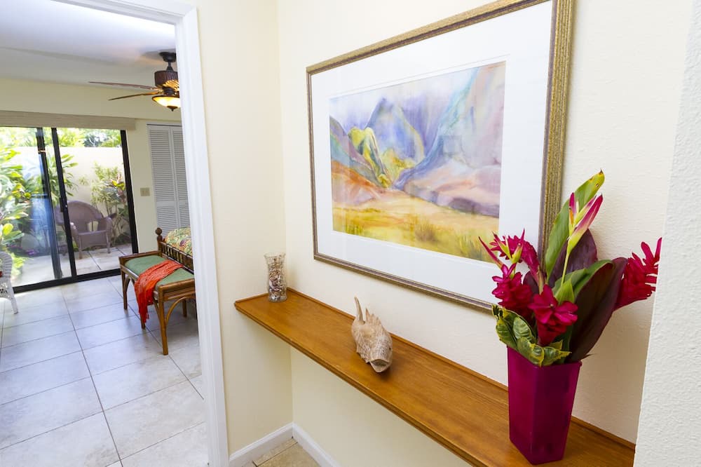 Kihei Condo | Amazing Front-Row Ocean View, Retractable Lanai Awning. Walk to Beaches & Shops