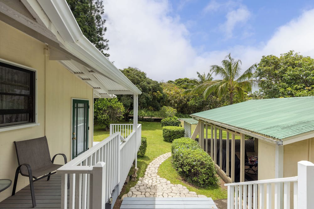 Hawi Cottage | Hawi Haven! Where far away never felt so close to home!