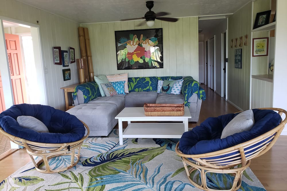 Kailua-Kona House | Tropical Living, Hawaiian-Style Home. 1 Mile from Kona Town.