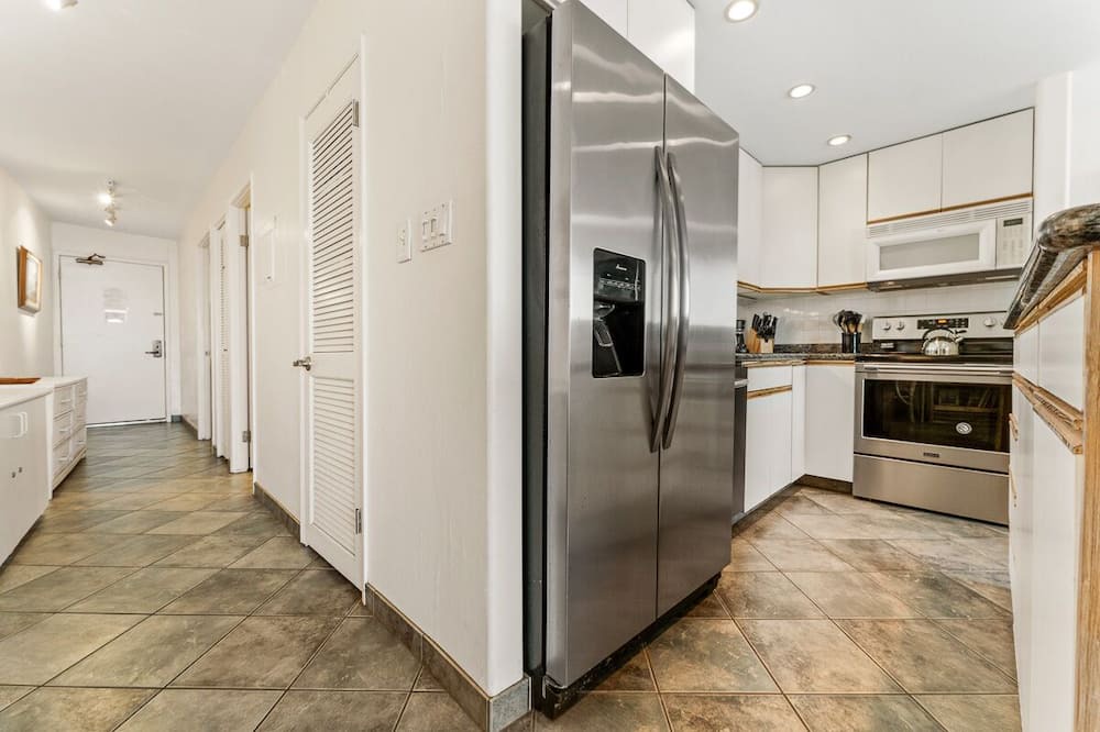 Kihei Condo | 402 - Spectacular Oceanview Unit with A/C! 2 sofa beds!